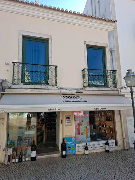 Foto da capa de PORTO'S WINE SHOP
